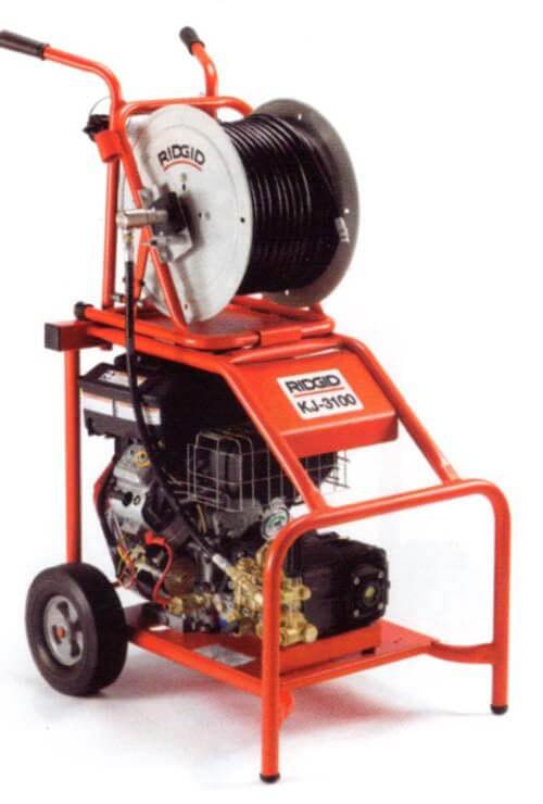 Desentupimento - Jateadora KJ-3100 realiza desentupimentos com hidrojateamento em tubulações de 50 a 200 mm